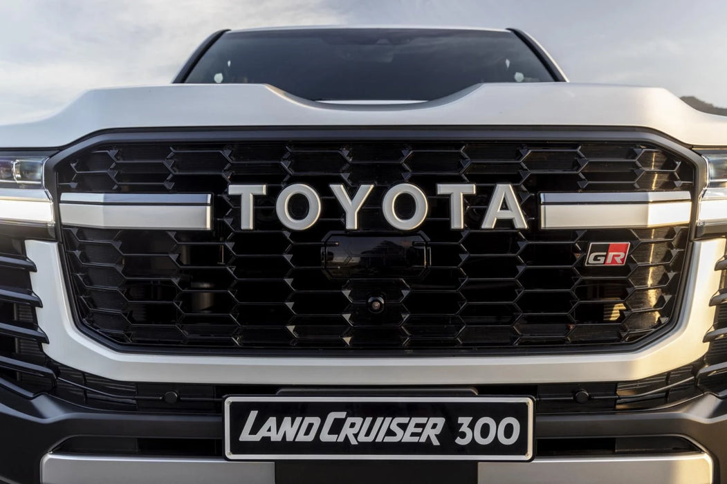 Toyota-Land-Cruiser-300-Series-Grill