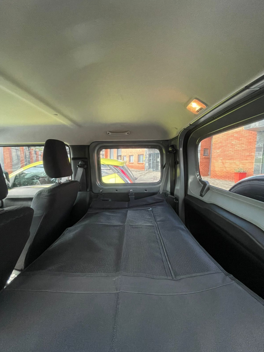Suzuki-Jimny-Luggage-cover