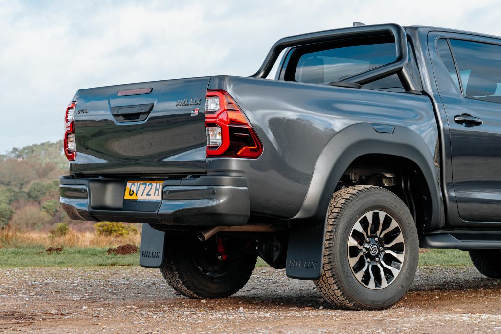 Toyota-Hilux-Fenders-Wheel-Arches-Studded