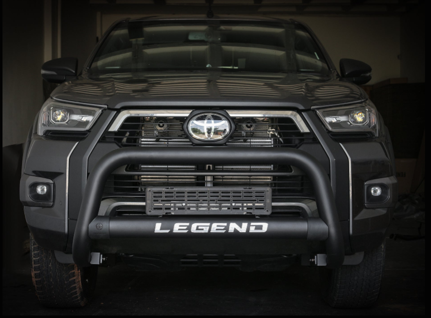 Toyota-Hilux-Nudgebars