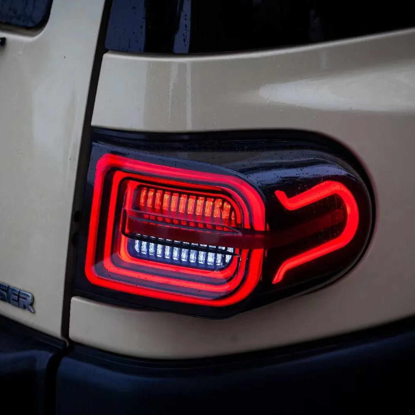 Toyota FJ Cruiser Tail Lights LED — Evorevo4x4